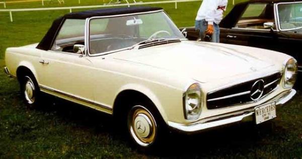 Otomobilde 3 farkl klakson bulunmaktayd. Birincisi &#8220;yar klaksonu&#8221;ydu, ikincisi &#8220;uzun yol klaksonu&#8221;ydu ve ncs ise &#8220;mzikli klakson&#8221;du.