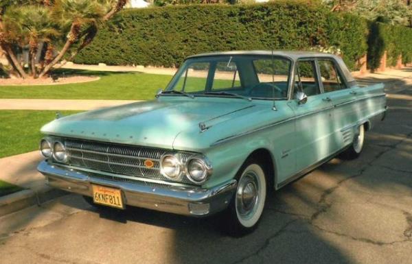 Mercury Meteor, 6 silindir bir motora sahipti ve saatte 200 km hz yapabilmekteydi.