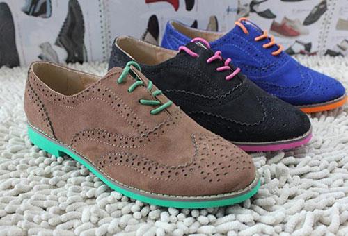 Ayn ift ayakkaby iki gnden fazla giymemeye dikkat edin. Ayakkabnz iki giyim arasnda 24 saat sreyle havalandrn. Bylece kokunun ayakkabya yerleerek ayanza bulamasn nleyebilirsiniz.