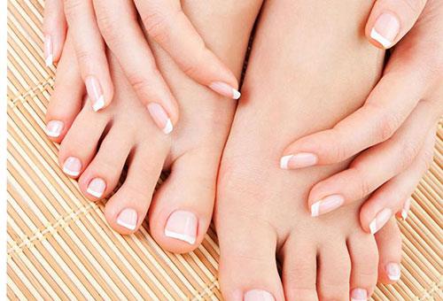 Sodyum bikarbonat, yani mutfaklarda kullandmz karbonat, ayaklarda koku yapan bakterileri yok ediyor ve pH seviyesini dengeliyor. oraplarnz giymeden nce bir miktar karbonat dkebilirsiniz.