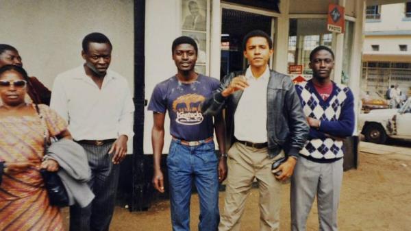 Barack Obama, Kenya'ya ABD Bakan olarak ilk kez gitti. Ancak Obama'nn Kenya'ya ilk ziyareti, 1987'de henz 20'li yalarndaykendi. Obama'nn ite o ilk ziyaretine ait daha nce yaynlanmam fotoraflar ortaya kt. te o fotoraflar...