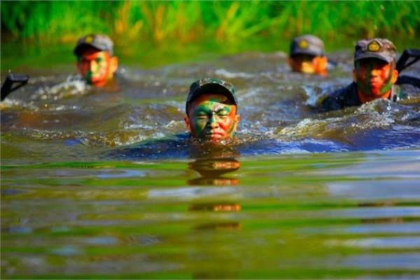 3. in<br>  in'in savunma harcamalar bir ylda yzde 12 artm durumda. in ordusunun 2 milyon 285 bin aktif personeli var. Yedeklerin says ise 2 milyon 300 bin.