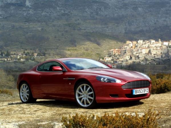 Aston Martin DB9 400 bin Euro