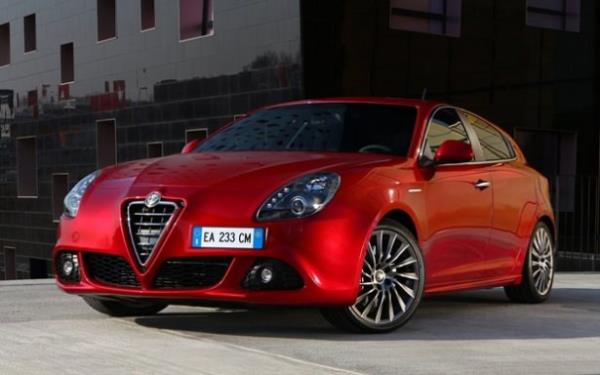Alfa Romeo  <br>  Aral�k ay� kampanyas�nda, Alfa Romeo Giulietta 3 e�it taksitte �deme ve 4.000 TL takas indirimi f�rsat�yla sunuluyor. Alfa Romeo m��terileri, yeni Giulietta i�in 2014, 2015 ve 2016’n�n Aral�k aylar�nda �denecek 25.365 TL’lik 3 e�it taksitli �deme f�rsat�ndan yararlan�yor.