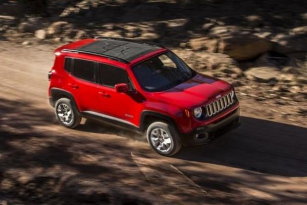 Jeep  <br>  75.250 TL’den ba�layan Jeep’in k���k SUV segmentindeki yeni modeli Renegade , 40.000 TL i�in 20 ay vadeli ve y�zde 0,89 fazili kredi se�ene�iyle sat�n al�nabiliyor. Yeni Jeep Cherokee modeline ise 100.000 TL’ye 20 ay vadeli y�zde 0,99 faizli krediyle sahip olunabiliyor.