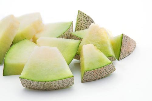 Ezilip souk ste katldktan sonra yze srlrse cildi nemlendirir ve cildin taze grnmesini salar.