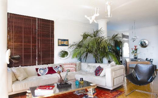 Baltaliman'ndaki Boaz manzarasna sahip dairesinin kaplarn &#8216;InStyle Home&#8217;a aan Eda Tapnar, hayatta en hayranlk duyduklarnn, istedii eyin peinden giden cesur insanlar olduunu sylyor