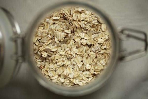 Yulaf: Tok ve ikinlik hissi veriyor. Bir kase lapas vcutta  kase su tutmay salyor.