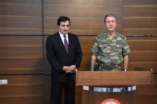 Orgeneral rtbesi ile 2011-2013 yllar arasnda Genelkurmay II. Bakanl grevini yrten Hulusi Akar 2013 yl Austos aynda itibaren olmak zere Trk Kara Kuvvetleri Komutanl'na atand.