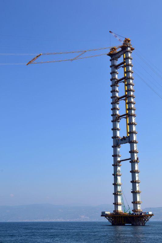 Szlemenin de gerei olarak kprnn aralk ay sonu itibaryla faaliyete gemesi dnlyordu. O i kazas nedeniyle kprnn mart ay sonunda faaliyete girmesi ngrlyor ve bekleniyor" diye konutu.