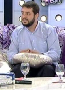 Cbbeli Ahmet Hoca'y dinledikten sonra hayatnda kkl deiikliklerin olduunu syleyen ve evinde televizyon olmadn belirten Necmi Yldrm, "bylece eimle doya doya sohbet etme imkan buluyoruz, Allah Ahmet Hoca'y bamzdan eksik etmesin" dedi