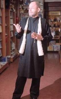 Ancak gnn birinde Engin Noyan hayatn tamamen deitirdi ve kendini dine verdi.