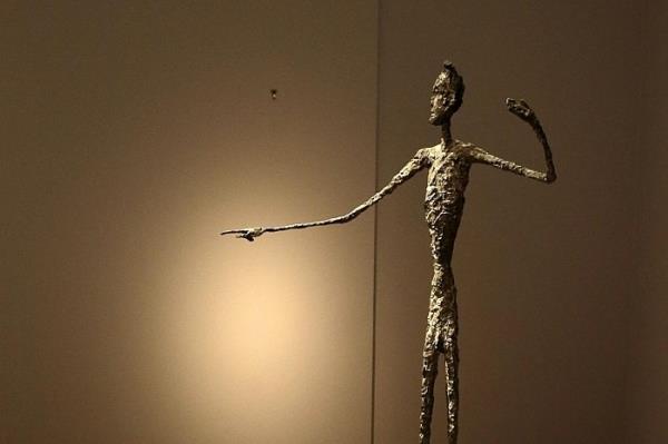 17. Dnyann en pahal heykeli<br>    "L'homme au doigt", Alberto Giacometti. 141.300.000 dolar