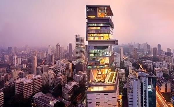 3. Dnyann en pahal evi<br>    Antilia. 700.000.000 dolar