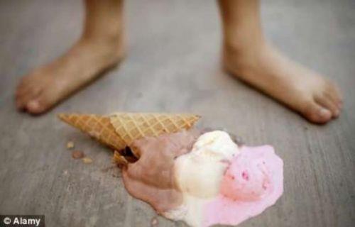 Bir yiyecek yere dtnde bakterilerin yzde 99'u annda ona bular