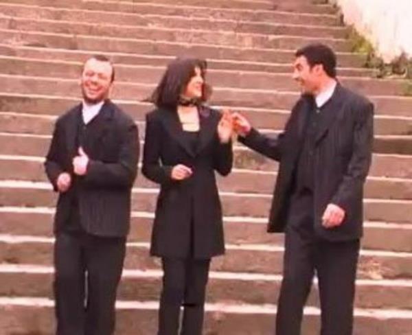 Ama yllar nce 1990'da Aye ve Aykut ile birlikte ortak almalar yapmt.