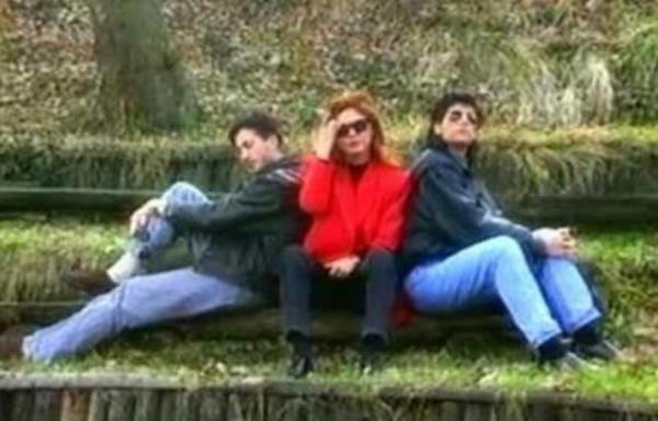 lk albmleri Dnmelisin'i 1990'da kard.