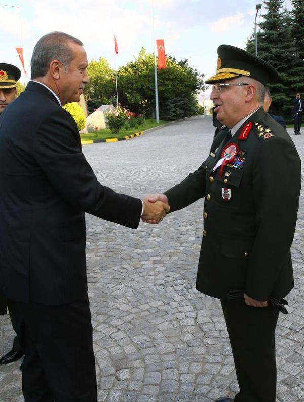 Tugeneral rtbesi ile 10'uncu Piyade Tugay Komutanl ve Genelkurmay Mebs Plan ve Koordinasyon Daire Bakanl grevlerinde bulundu, 2005 ylnda tmgenerallie terfi etti.