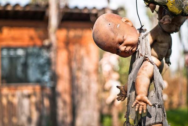 2001 ylnda hayatn kaybeden Santana'nn mezar da adada bulunuyor.