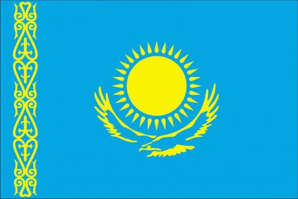 Kazakistan: Mavi kumaş Türk'lüğü simgeler. Ayrıca Kazakların haklı olduğunun simgesidir. Altın renkli şerit eski Altın ordasını, ayrıca Kazakistan'a özgü olan kültürü simgeler.Güneş Kazaklar'in varlığını ve 32 güneş ışını da geleceği ve Kazak boylarını simgeler. Şahin Kazak özgürlüğünü ve bağımsızlık simgeler.