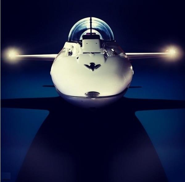 Su altnda giden uak kullanyorlar