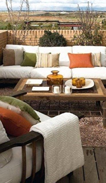 14- Ahabn doall ne ho grnyor, deil mi? Ahap grnml yer demesi, ahap bir sehpa ve rahat minderli bir oturma grubuyla siz de geni balkonlarnz keyifli bir ortama dntrebilirsiniz.