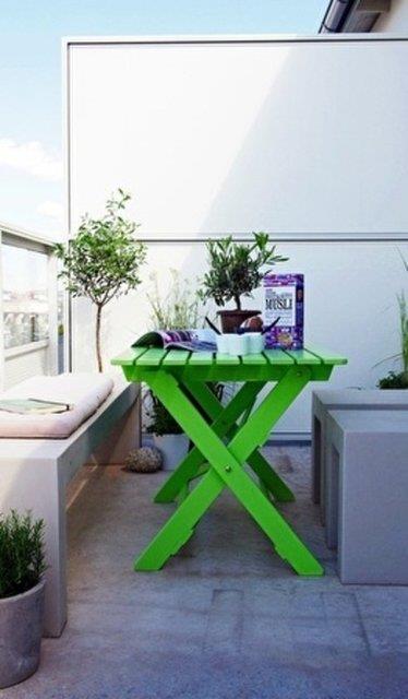 6- Bu tarz bir kullanm ofisler iin rahatlkla nerebiliriz. ay, kahve molalarnz esnasnda ruhunuzu harekete geirecek canl tonlarda bir masa seerek ksa srede enerji dolu hissedebilirsiniz.