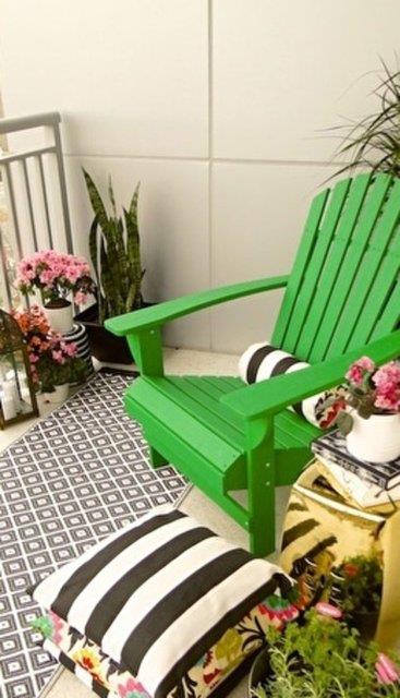 7- Yeil, siyah ve beyaz renklerinin bir arada olmas fikri size alakasz bir kombinasyon gibi geliyorsa, balkonunuzda bu renkleri uyguladnzda ne kadar yanldnz anlayacaksnz.