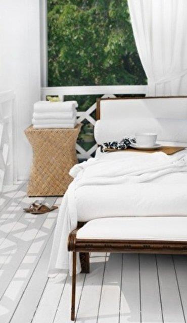 17- Bu dekorasyon tarz, yazlklar iin daha uygun olabilir. zellikle yatak odasndan klan balkonda uyguladnzda, scak yaz gecelerinde uyumak iin bile tercih edebilirsiniz.