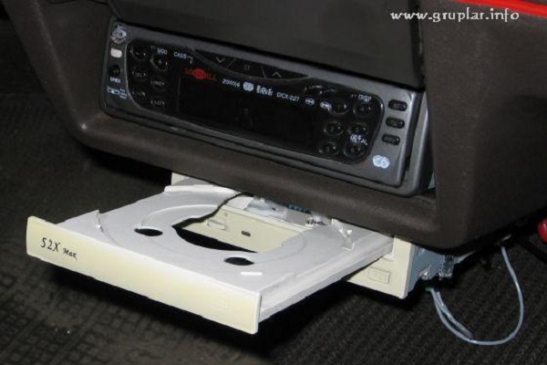 Kaset alar ve CD Writer ikisi bir arada