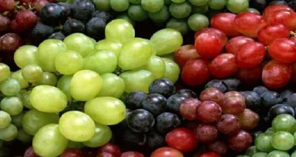 3- spanyollar yln her bir ay iin 12 zm yiyorlar. Saat tam 12:00' de, 12 zmde yerseniz, btn yl boyunca ansl olacanza inanlyor.