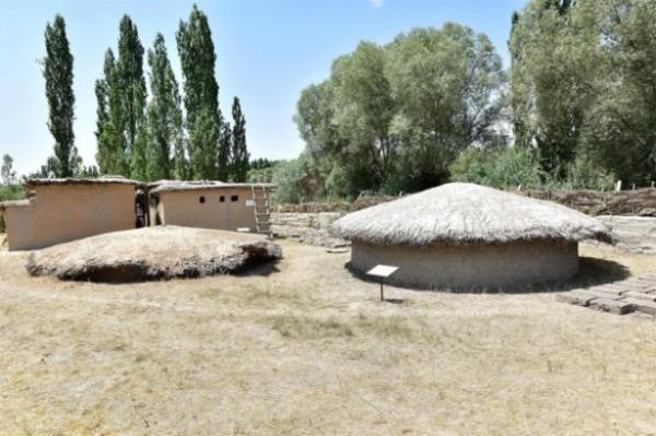 Aksaray'n Glaa ilesine bal Kzlkaya ky yaknlarndaki Akl Hyk&#8217;te arkeolojik kaz almalar 26. ylnda uluslararas uzmanlarn katlmyla devam ediyor.