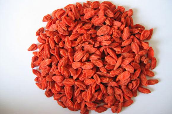 mrnz Uzatn  <br>  Vcudunuzdaki on trilyon hcre her an serbest radikallerin saldrsna maruz kalmaktadr. Bu zararl evresel ajanlar canl hcrelerin yenilenme hzndan daha hzl bir ekilde ypranmasna ve yalanmann daha hzl gereklemesine neden olurlar.  <br>  Goji 'Uzun mr Meyvesi' olarak bilinir. erisinde ana molekl olan polisakkaritler ve gl antioksidanlar sayesinde serbest radikallerin urataca zararlara ve erken yalanmaya kar vcudunuzu korur...