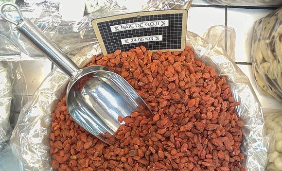 <p>Kilo Verin</p>  <p>  Asya&#8217;da yaplan bir anti-obesite (ar imanlk) almasnda, hastalara sabah ve leden sonra Goji verilmitir. </p>  <p>  Sonular ou hastann belirgin kilo vermesi eklide olmutur. Bir baka alma ise Goji ierisndeki polisakkaritlerin alnan gdalar ya eklinde depolanmas yerine enerjiye dntrdn gstermektedir.</p>