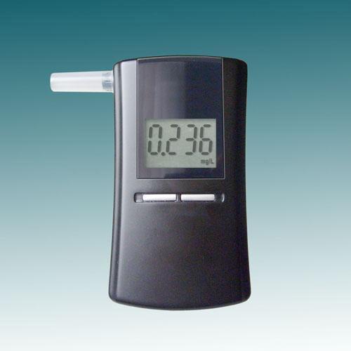 <p><b>-Uyuturucudan el koyma var m? </b></p>    Yeni dzenlemeyle, uyuturucu alarak ara kullananlarn ehliyetine 5 yl sreyle el konulacak. 3 bin 600 lira da para cezas uygulanacak. Ayrca adli ilem balatlacak.