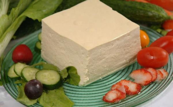 Soya peyniri: Doyurmak iin ok ufak gzkse de soya peyniri fazlaca i gryor. Yemekten nce soya peyniri yerseniz, daha az yiyebilirsiniz.