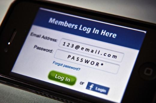 <p><b>pheleniyorsan engelle</b></p>    Facebook profil sayfas ve gizlilik ayarlarnda dzenli deiiklikler yapyor. Bu nedenden tr profilinizi arada bir kontrol etmenizde fayda var.     <p>Gizlilik ayarlar mensnde bilgilerinizi kimlerin grebilecei ksmnda arkadalar semeniz nerilir. Eski paylamlar sadece arkadalar olarak seerken gelecek paylamlar da ekleyin. </p>    Ayrca dier arama motorlarnn profilinize link verebilmesini engelleyin. Tanmadnz birinden Facebook arkadalk istei geliyorsa hayr demeniz uygun olur. Aslnda otobste grdnz ve tanmadnz birinin sizi evinde aya davet etmesinden ok farkl deil.