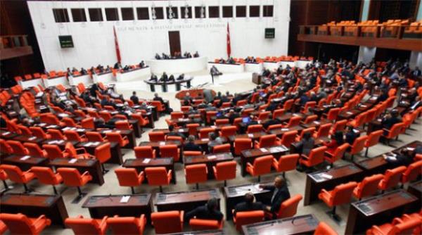 6 Fenerbaheli, 6 Galatasarayl bakann olduu kabinede Beiktal bakan says 7 olarak biliniyor.