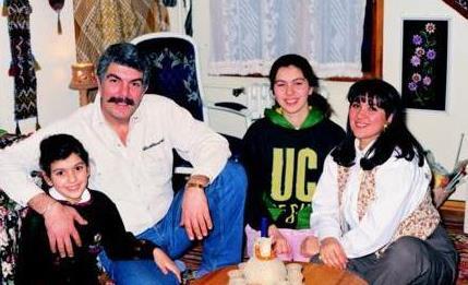 Bergzar Korel'in aile albmnden bir kare daha.