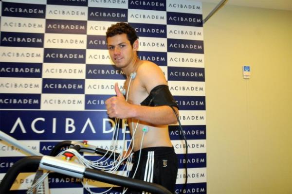 <p><b>PEDRO FRANCO</b></p>  MILLIONARIOS'TAN BEKTA'A