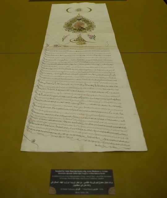 Burada evrak hibir ekilde zarar grmemektedir ve unu iddia ediyoruz; Osmanl evrak, tarihinin hibir dneminde olmad kadar istenilen mkemmel ortama bu mekanlarda kavumutur. Halkmz msterih olsun."