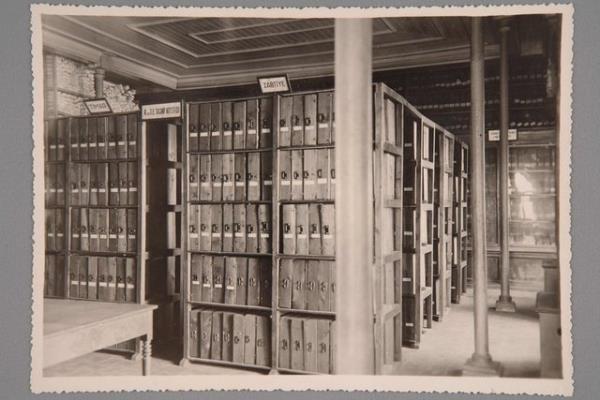 Binann iindeki havann s ve neminin tamamen teknolojik alt apyla kontrol altnda tutulduunu vurgulayan nal, depolarn ve alma mekanlarnn scaklk ile nem oranlarnn aralksz takip edildiini belirtti.