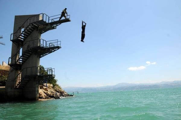 Isparta'y iine alan sahada derin kanyonlar, uurumlar ve sarp arazileri, ileri daclk yntemleri kullanarak geti.