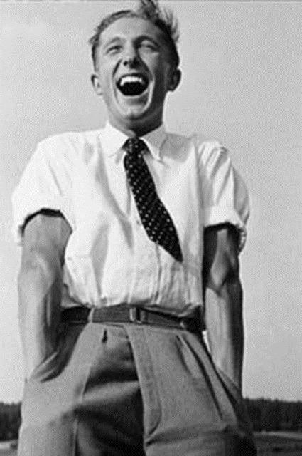 Bir kez olsun yzm glmedi...