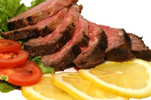 Et- Paralara blnm halde belirli kaplarda satlan etler, fazla sulu ve kanl, ar yumuam, ezilmi, renk deitirmi, doal rengi dnda yeil, sar gibi renk deiimlerine sahipse bu tr rnleri satn almayn.