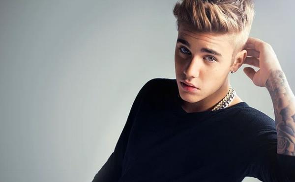 Justin Bieber, Calabasas blgesindeki en yksek tepeden 20 dnm arazi zerine kurulmu bir villa satn ald. Justin Bieber`n bu evini genellikle komularyla yaad sorunlar nedeniyle tercih ettii biliniyor.