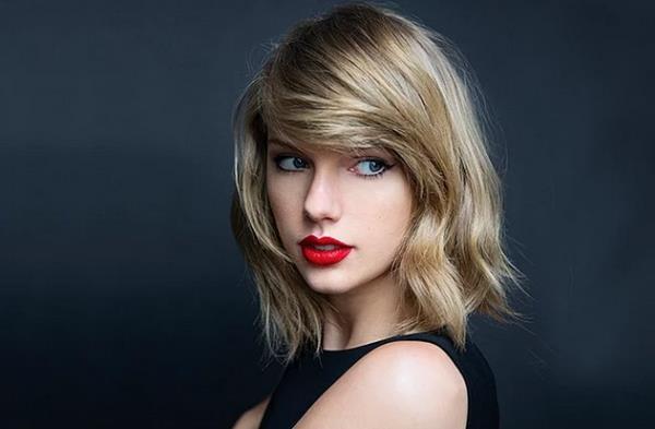 Taylor Swift, Rhode Adasndaki, yaklak 1000 metre kare olan kkte yayor.