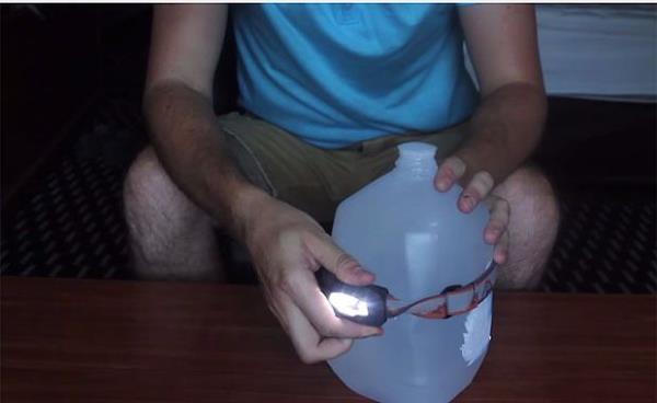 Ardndan lastikli tepe fenerinizi bidonun etrafndan geirin ve..