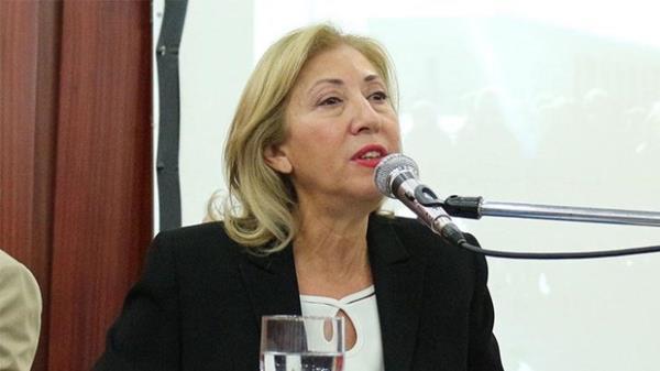 K KADINDAN BR TOKER<br>  CHP'den teklif alanlar arasnda Ankara milletvekili Glsm Bilgehan Toker de var. Toker Meral Akener ile birlikte AK Parti dndan teklif gtrlen 2 kadn milletvekilinden biri.  <br>  GLSN BLGEHAN TOKER - CHP