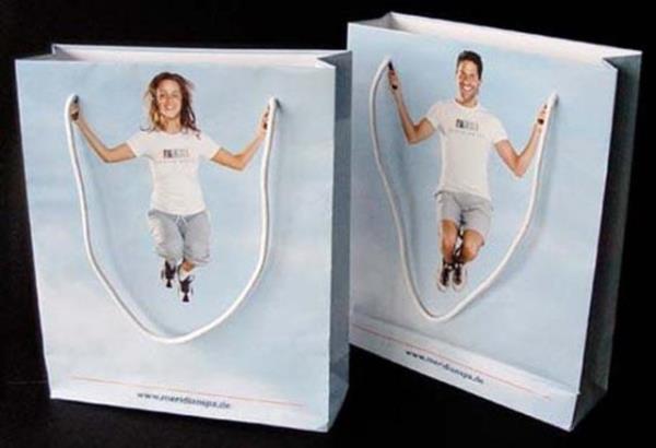 Tercih edilen yollardan biri de reklamlar oluyor.